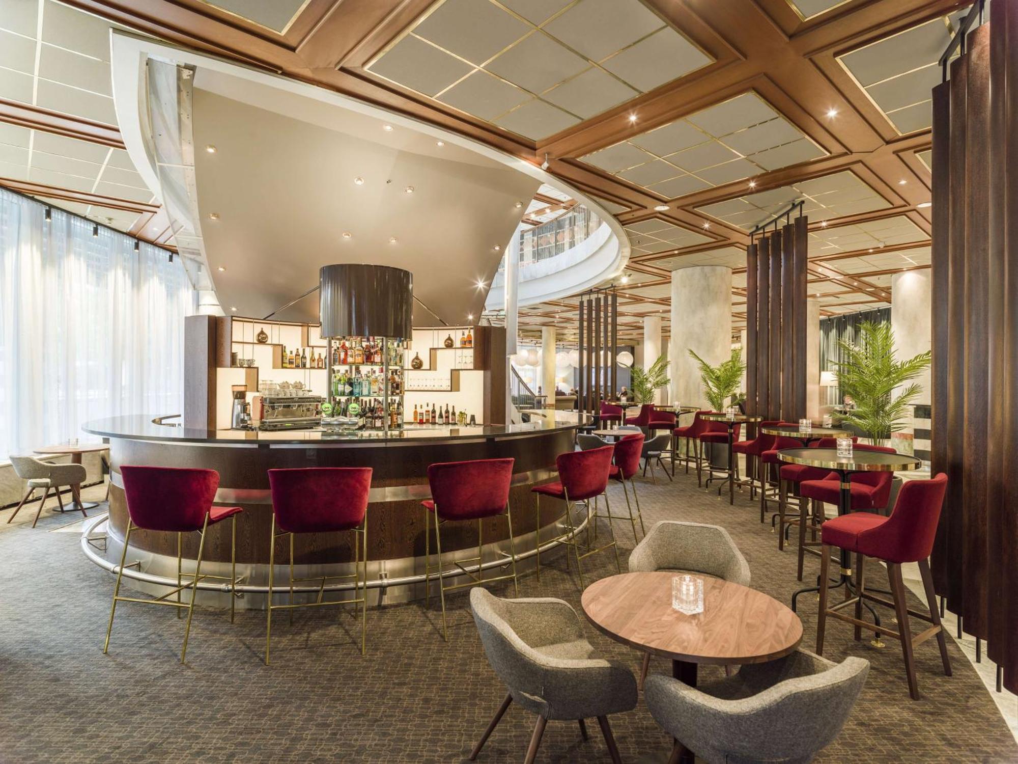 Hotel Radisson Blu Plaza Hotel, 4*