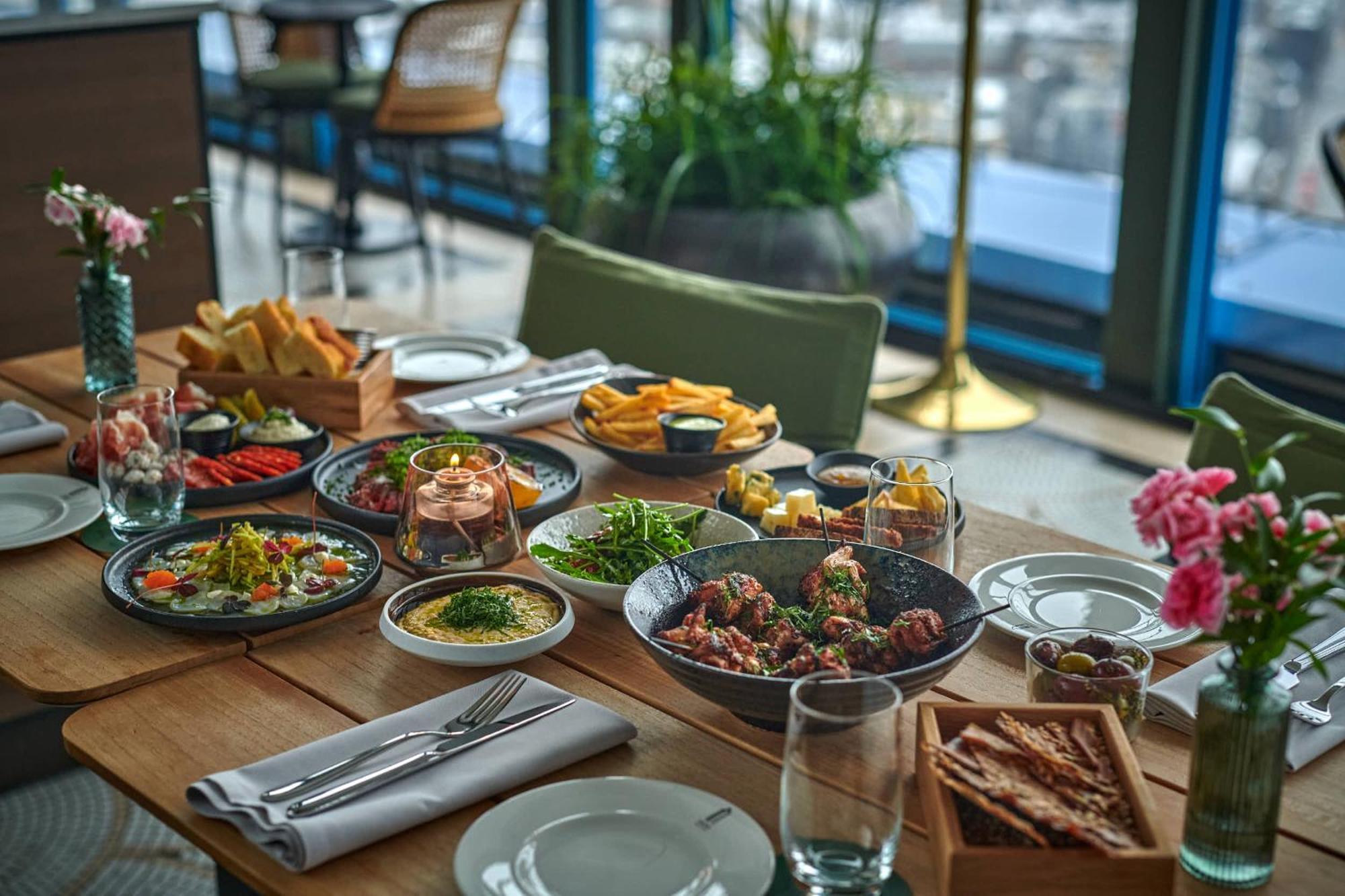 Radisson Blu Plaza Hotel,