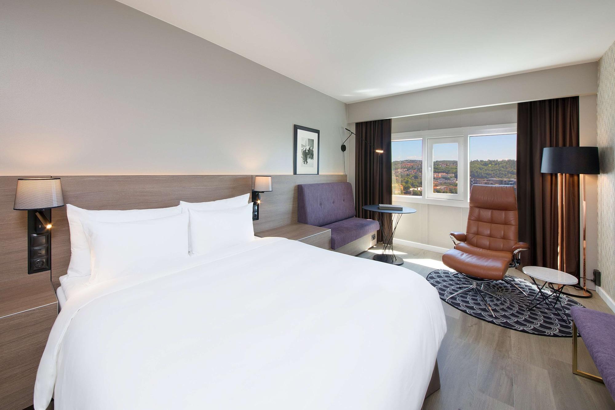 Radisson Blu Plaza Hotel,
