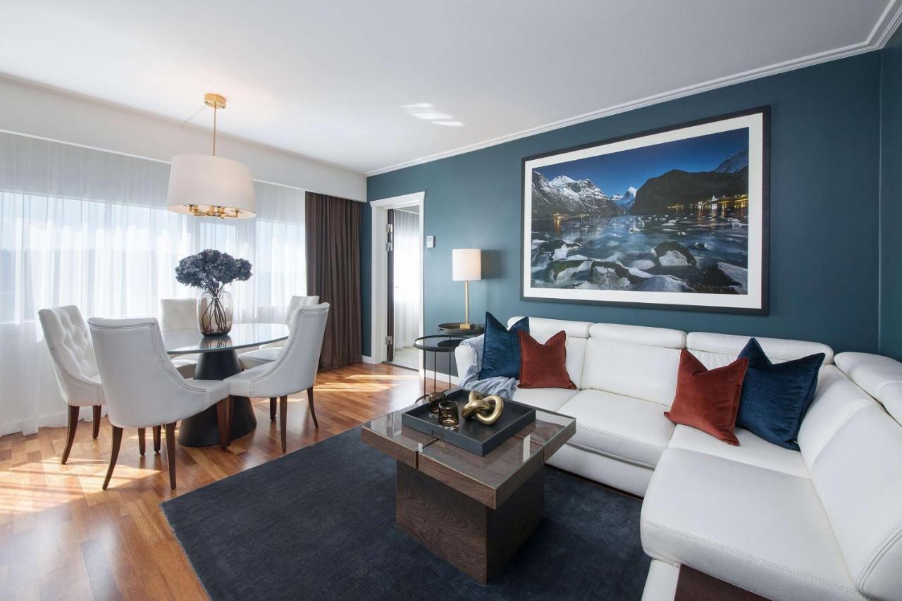 Hotel Radisson Blu Plaza Hotel, 4*